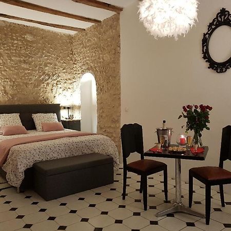Le Grand Coudreau Bed & Breakfast Nazelles-Negron ภายนอก รูปภาพ