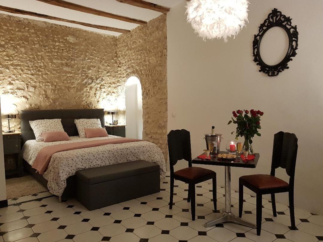 Le Grand Coudreau Bed & Breakfast Nazelles-Negron ภายนอก รูปภาพ
